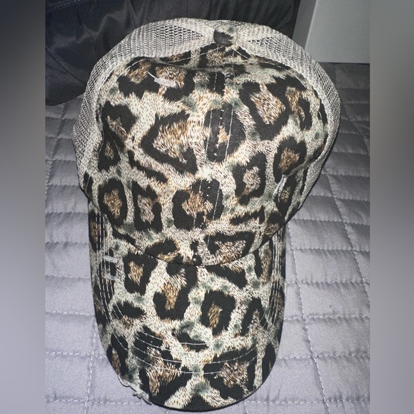C.C Accessories - C.C Exclusive Women Leopard Animal Print Mesh Back Ponytail Baseball Cap Hat